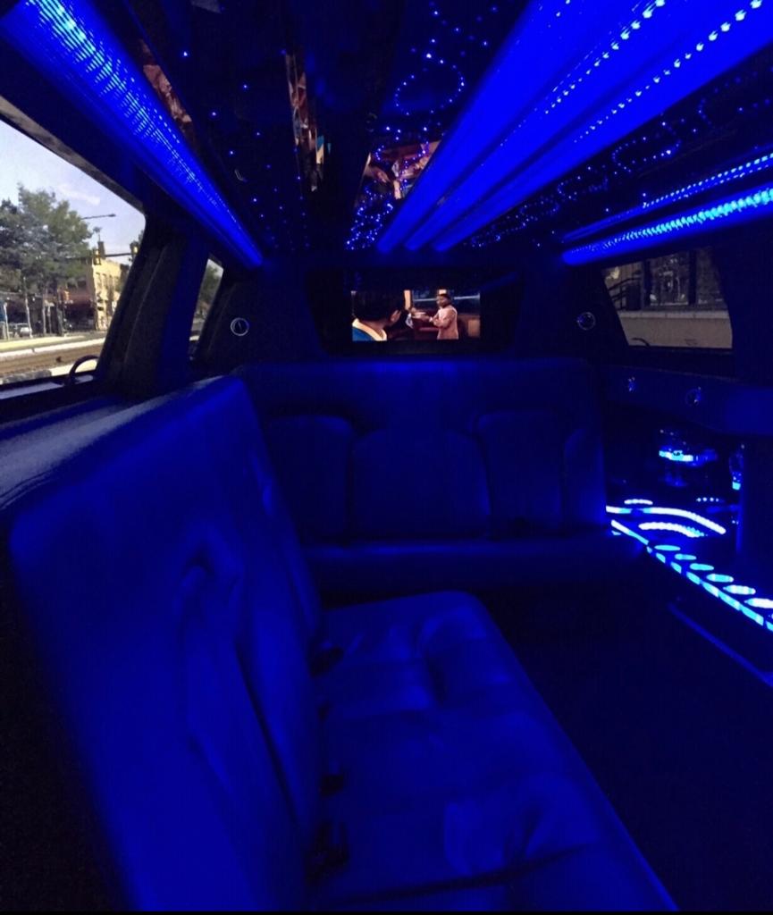 Castle Rock Limo Services 14 10-passenger Lincoln MKT limousine interior